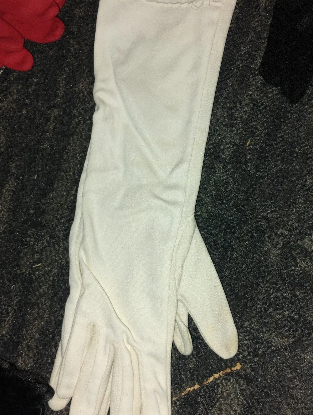 14 Pair Of Ladies Gloves.  Most Vintage